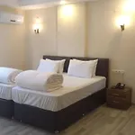 Hotel Ikarus