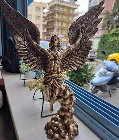 Ikarus 호텔
